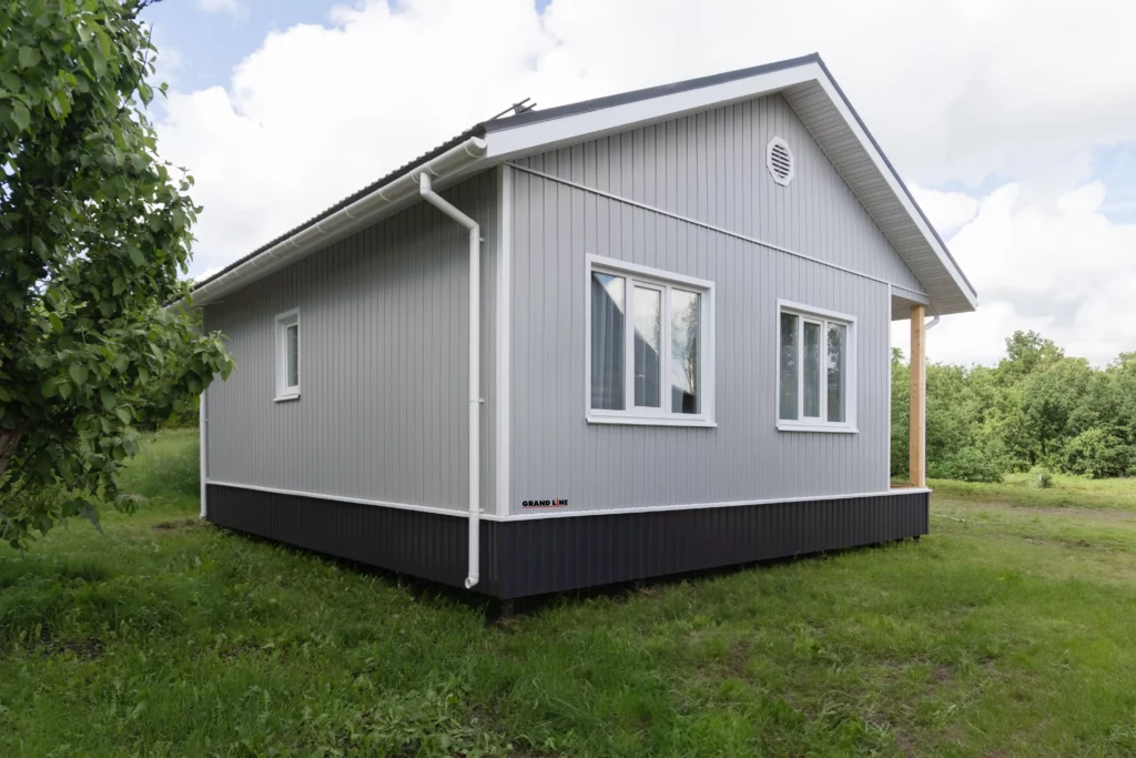 Сайдинг Вертикальный Grand Line Акрил графит (3,0м)